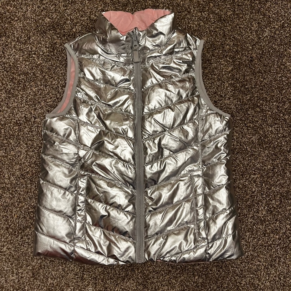 Puffy Vest Girls Size 7/8 Silver/Chrome Color with Light Pink Fleece Lining